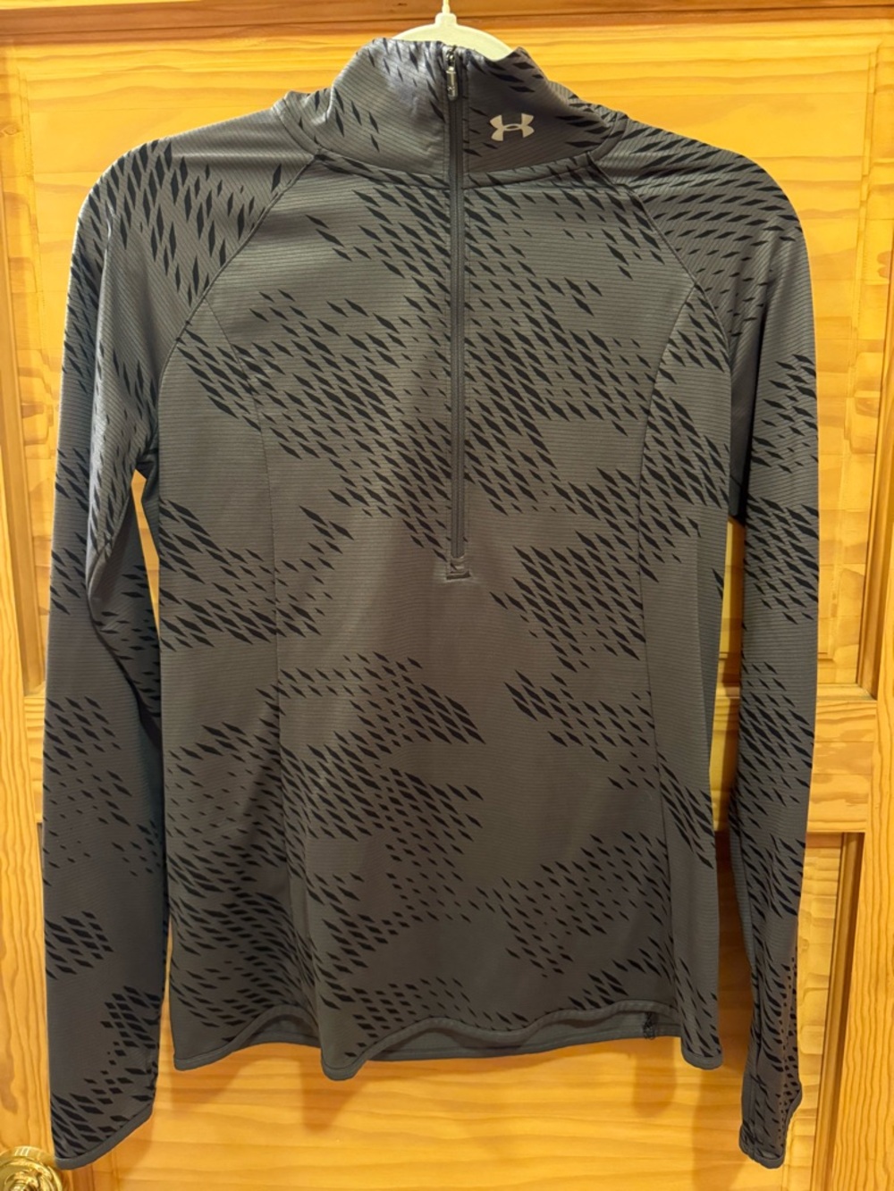 Under Armour Gray & Black Women's Long-Sleeve Half-Zip Rash Guard